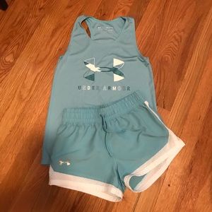 Under Armour 2pc set.  Great condition!